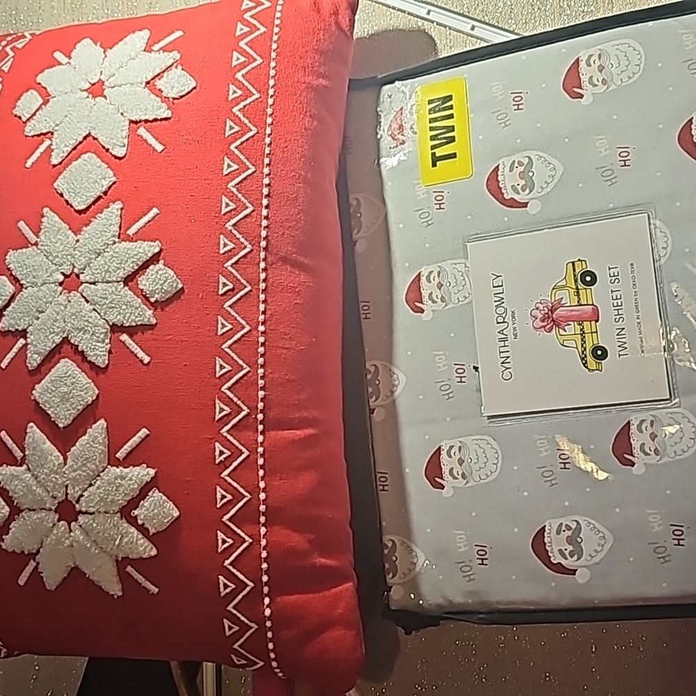 Sheet set/Throw pillow
